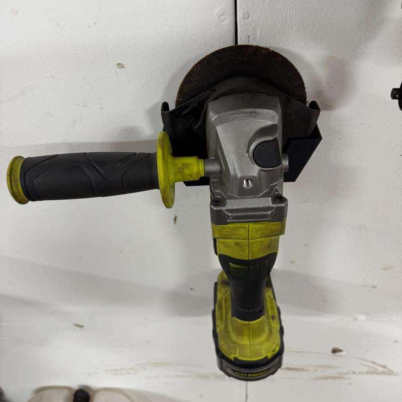 Angle Grinder Wall Mount Brack - огляд і ціна Workshop Tools Hanger